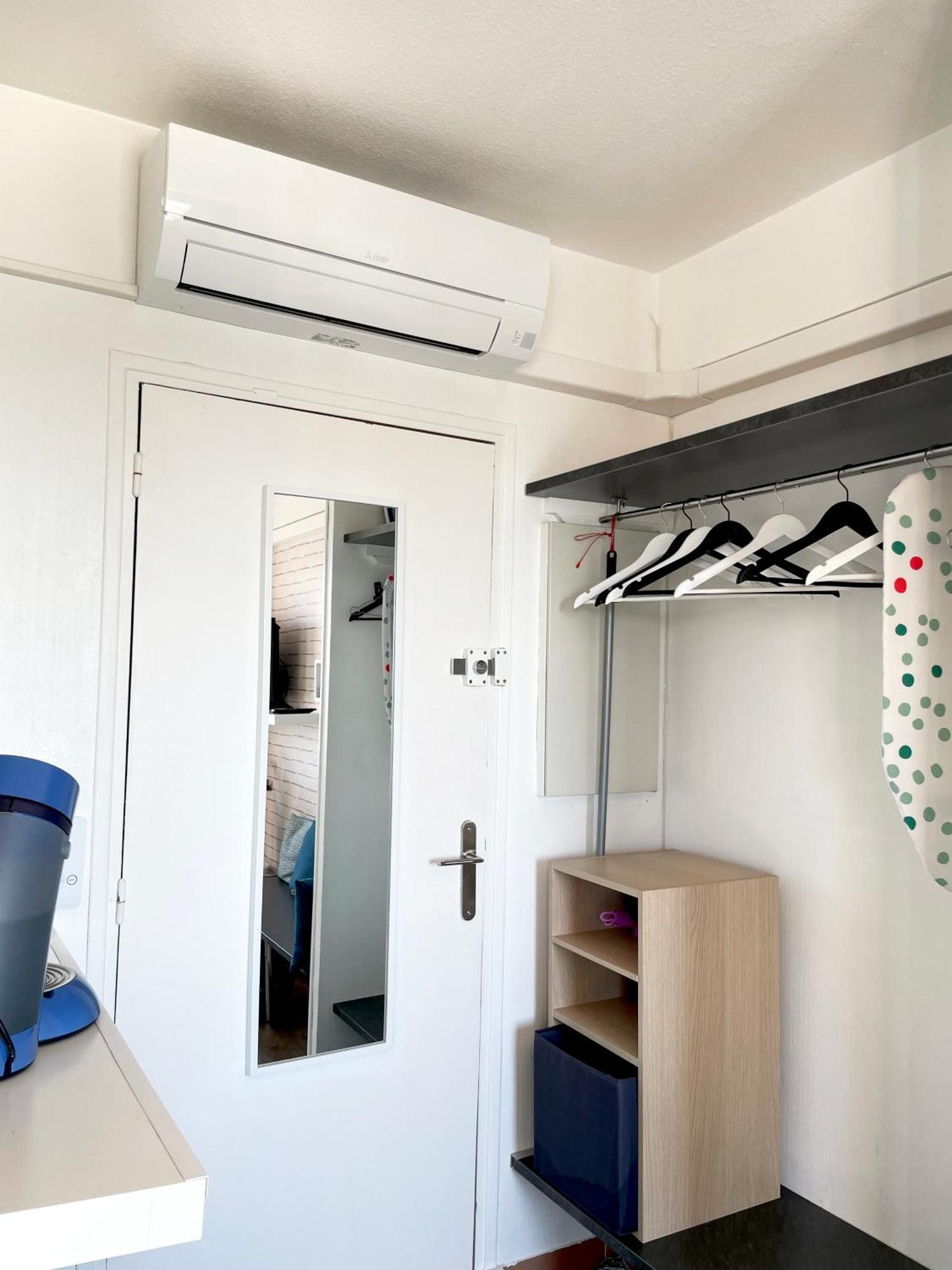 Red Lion Apartment Marseille Bagian luar foto
