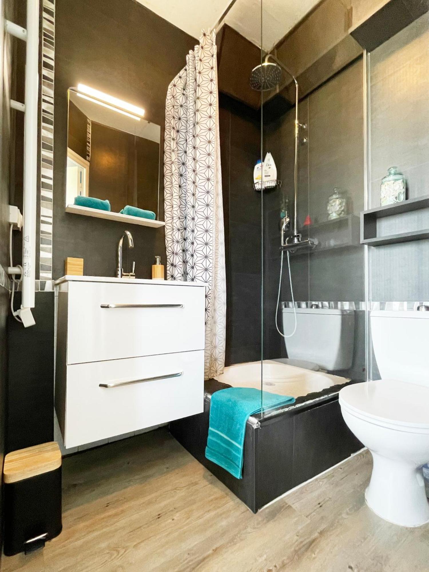 Red Lion Apartment Marseille Bagian luar foto